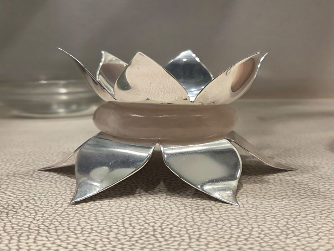 Lotus: Standing Lotus Tealite Rose Quartz