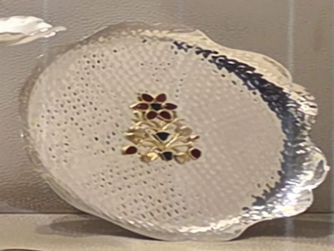 Pichwai- Lotus Plate with Red Flower set Of1