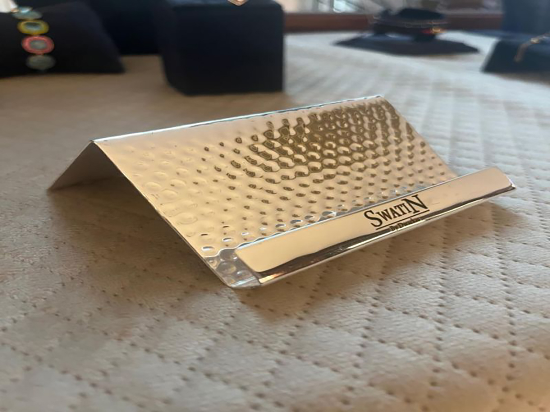 Stationary: Simple Personalized Zig Zag Business Card Holder (l)